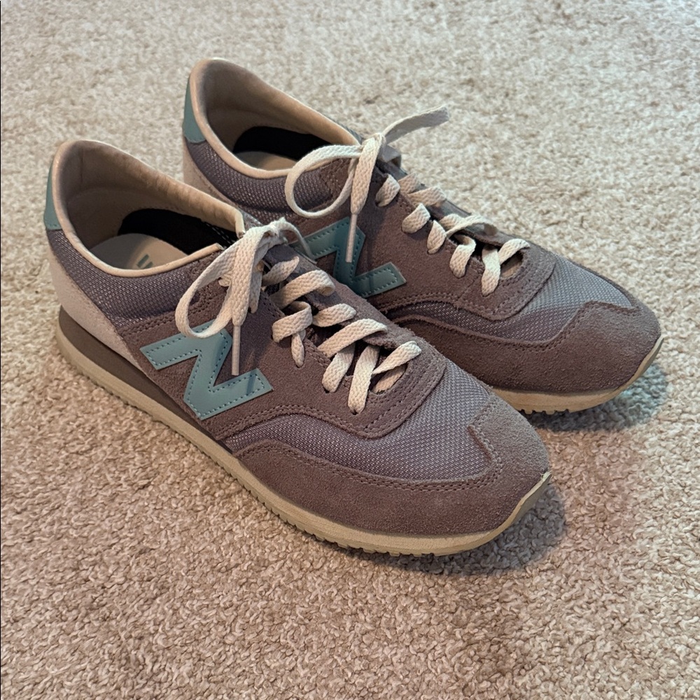 New Balance women’s Gray Sneakers